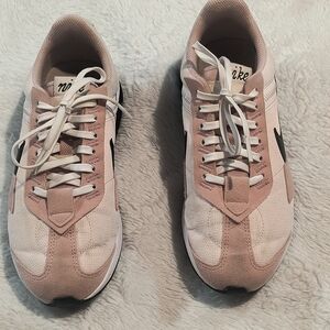 Nike Women's Pink and White Sneakers